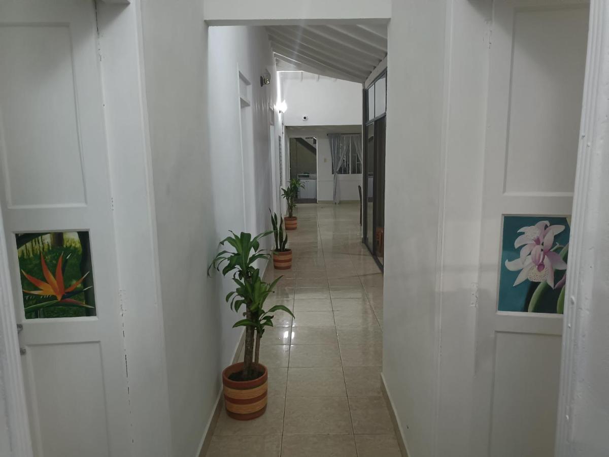 Hospedajes El Jardin Envigado Kültér fotó